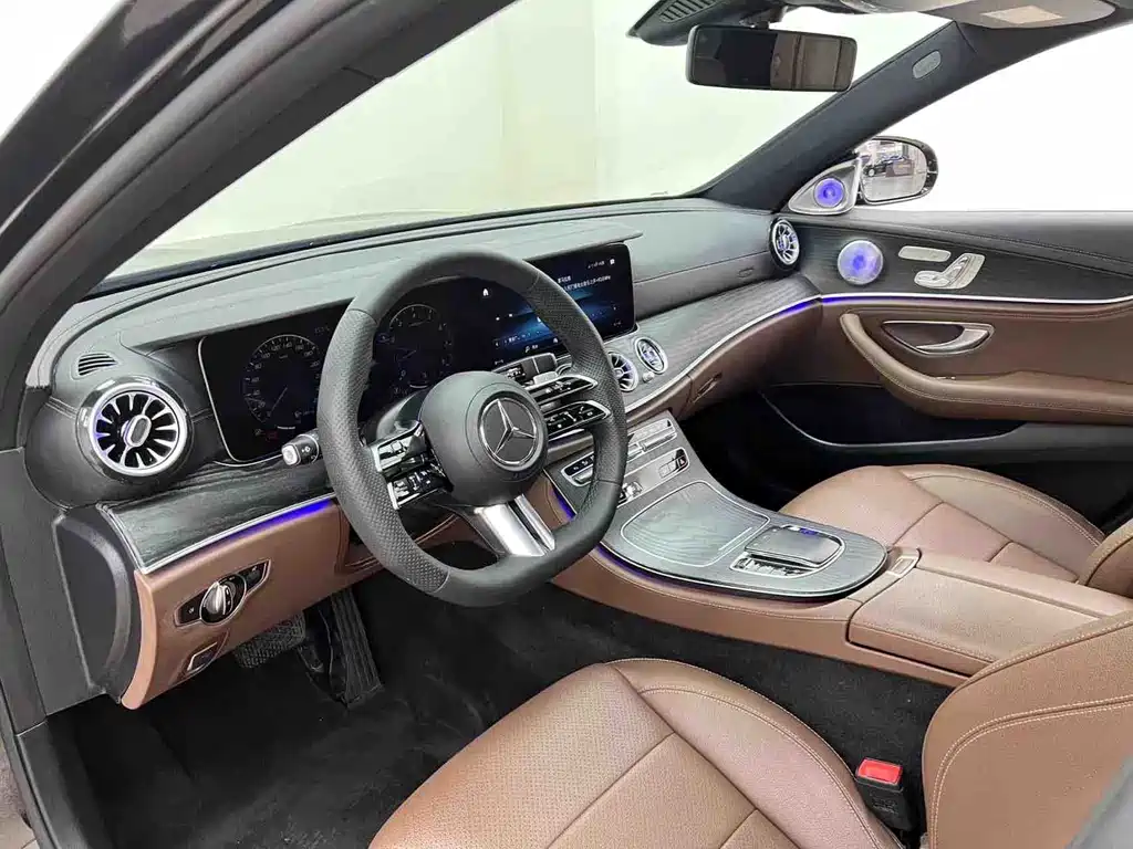 Mercedes-Benz E-Class 2023 — фото 11