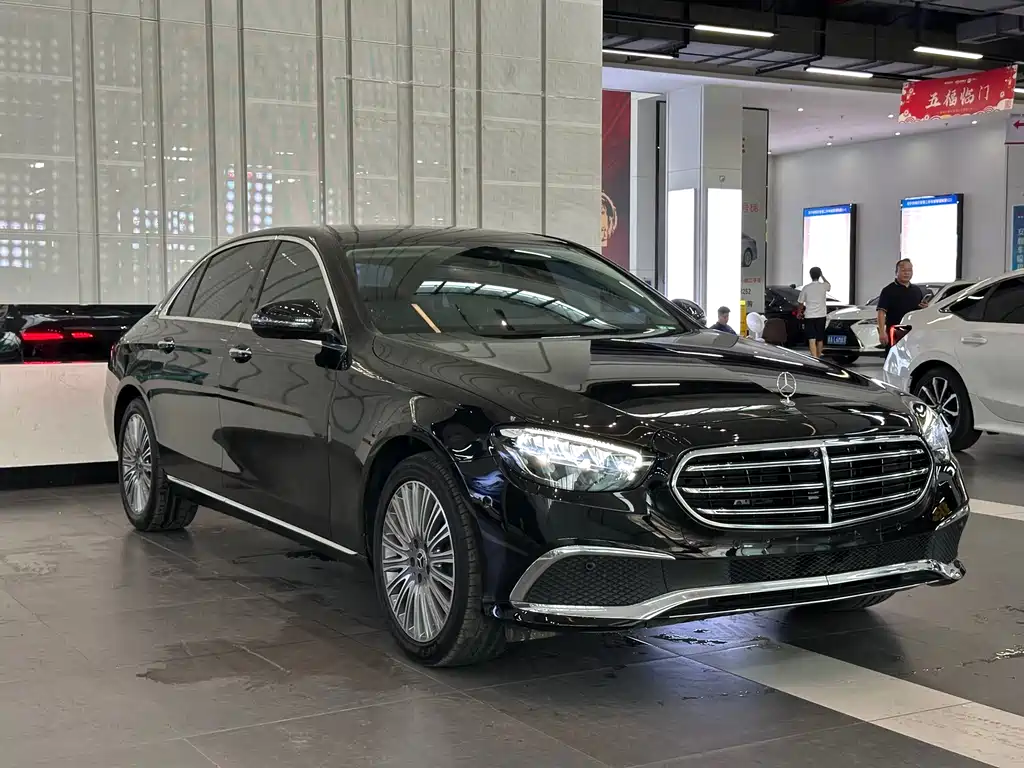 Mercedes-Benz E-Class 2022 — фото 3