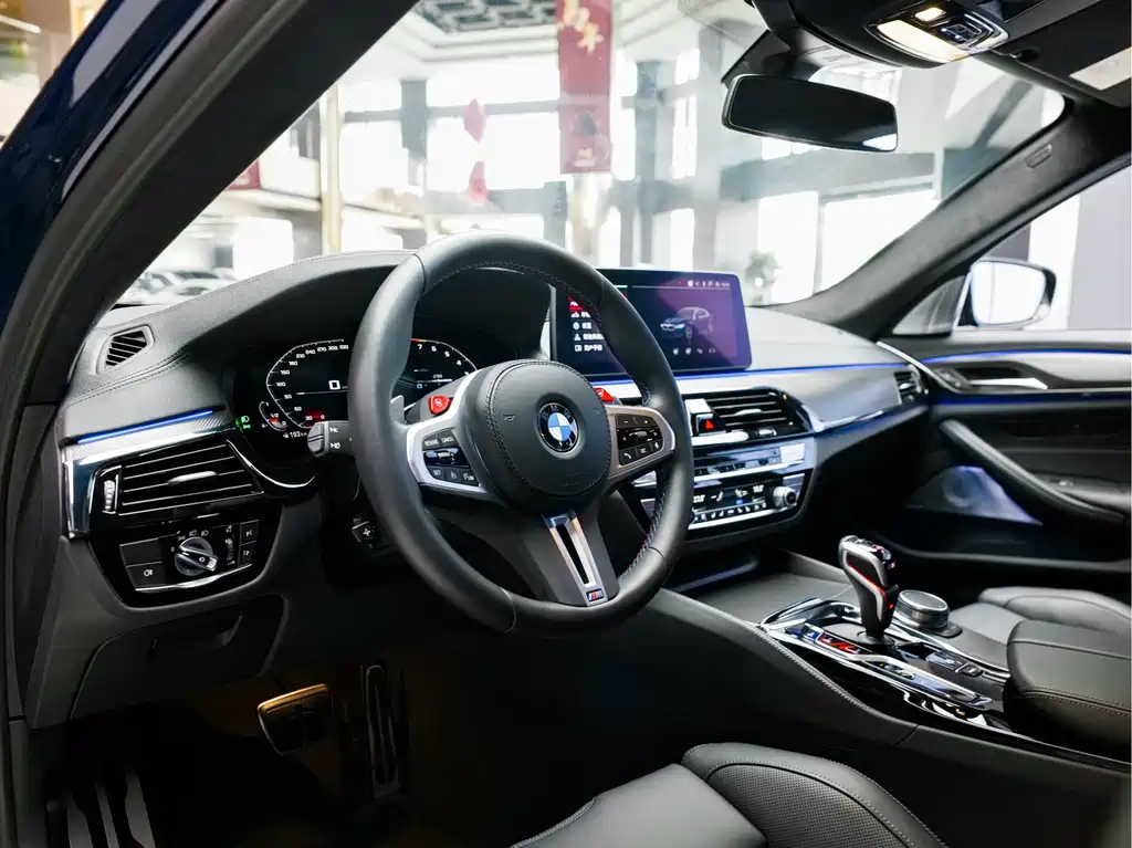 BMW M5 2023 — фото 10