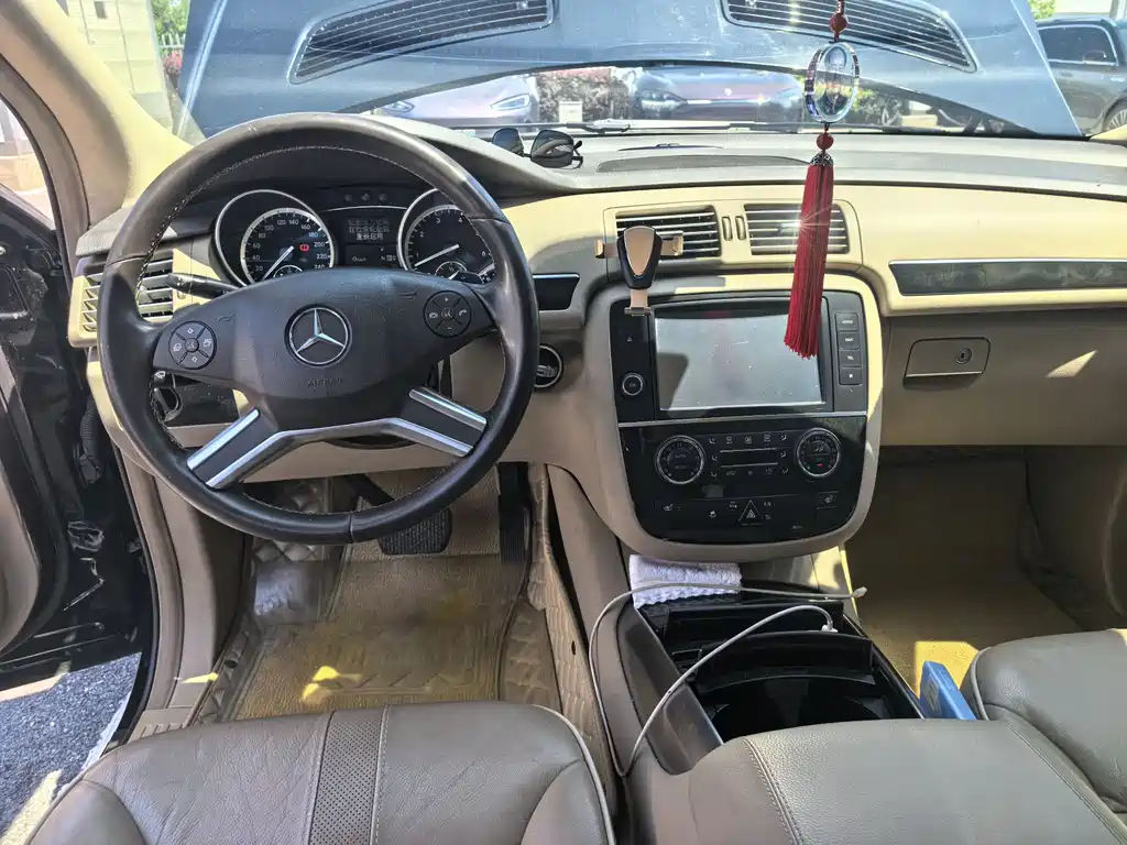 Mercedes-Benz R-Class 2017 — фото 9