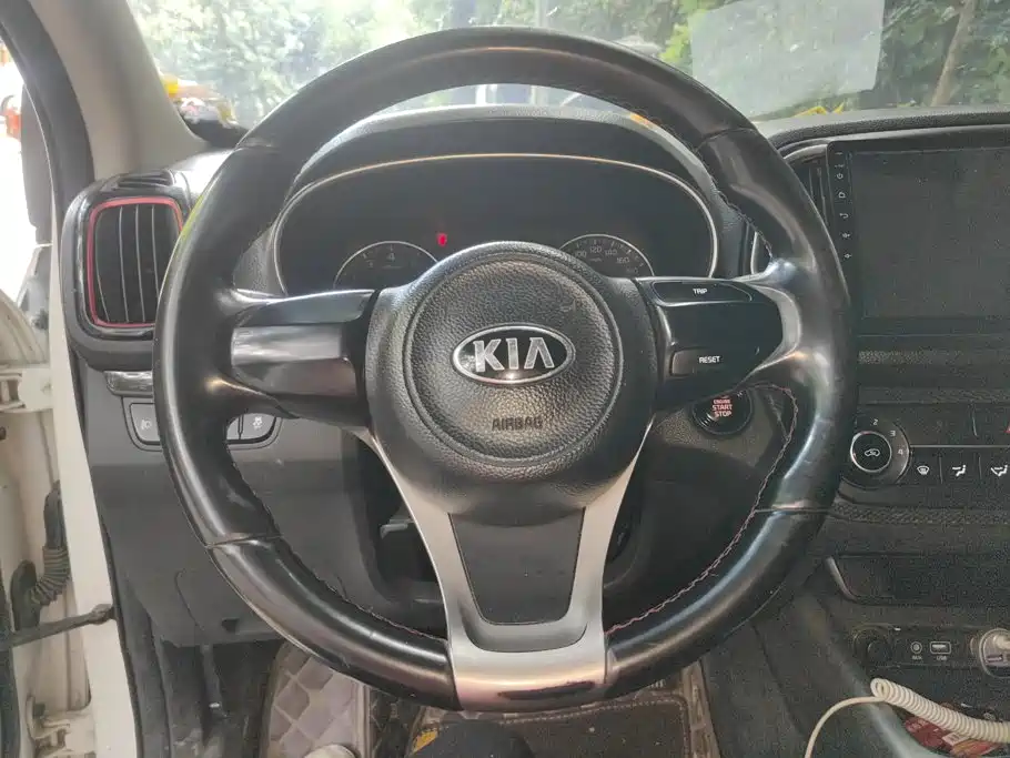 Kia KX3 2015 — фото 15