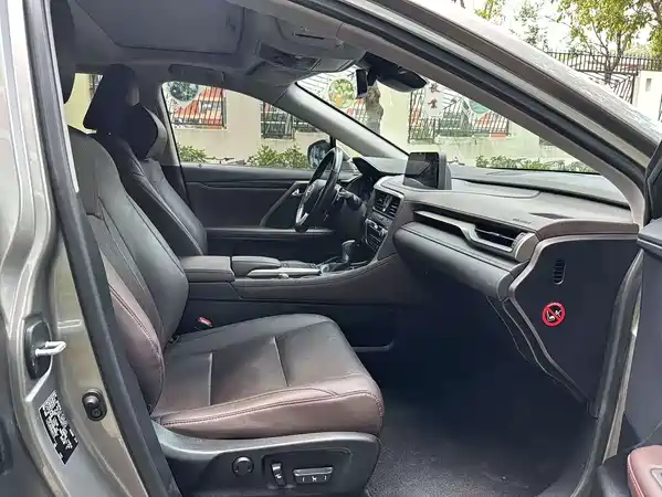 Lexus RX 2021