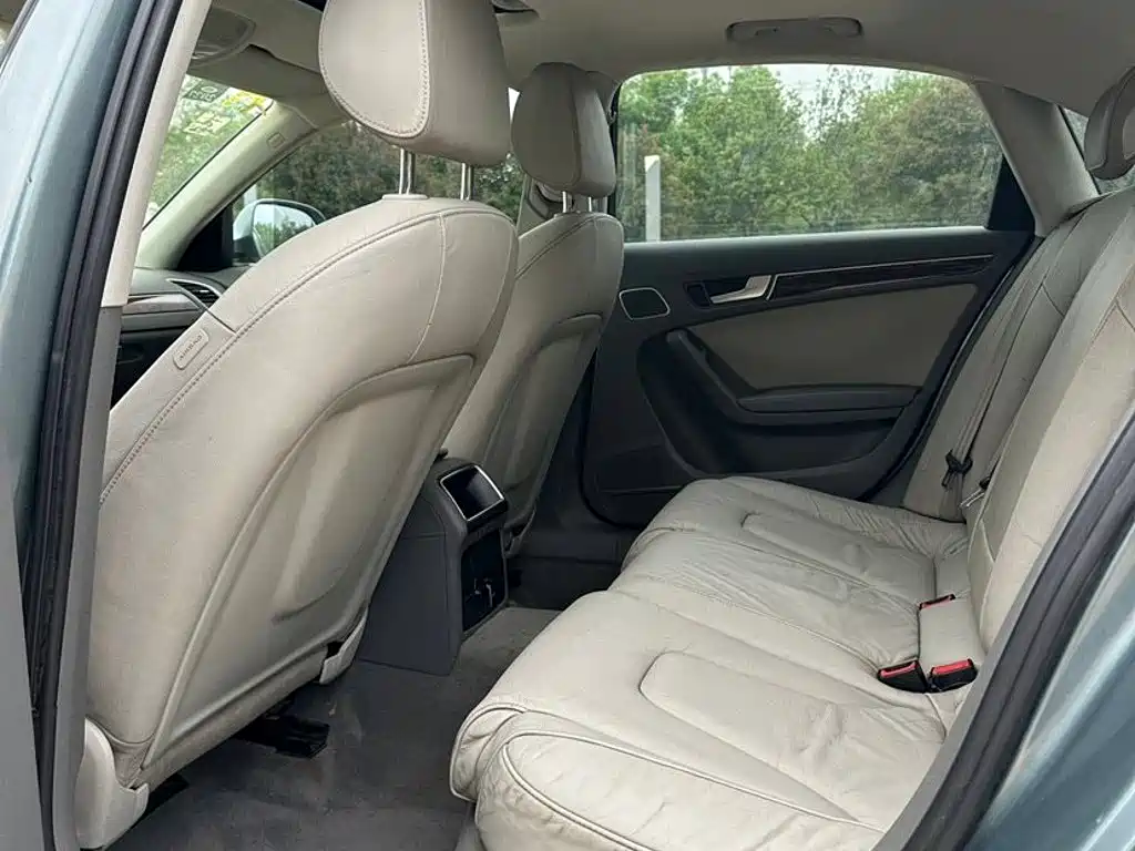 Audi A4L 2010