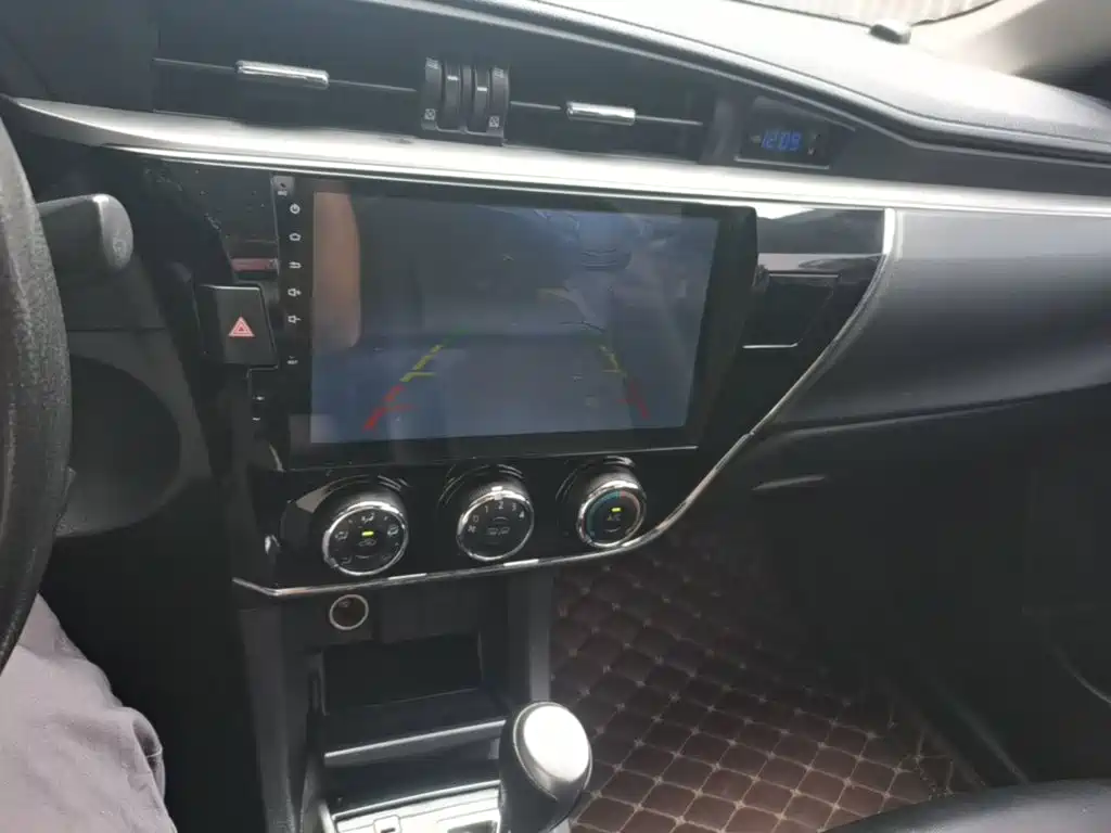 Toyota Corolla 2017 — фото 13