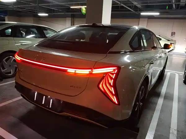 Hongqi EH7 2026