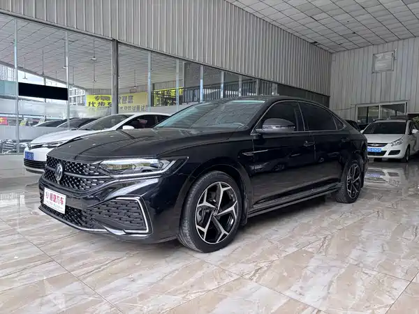 Volkswagen Passat 2023