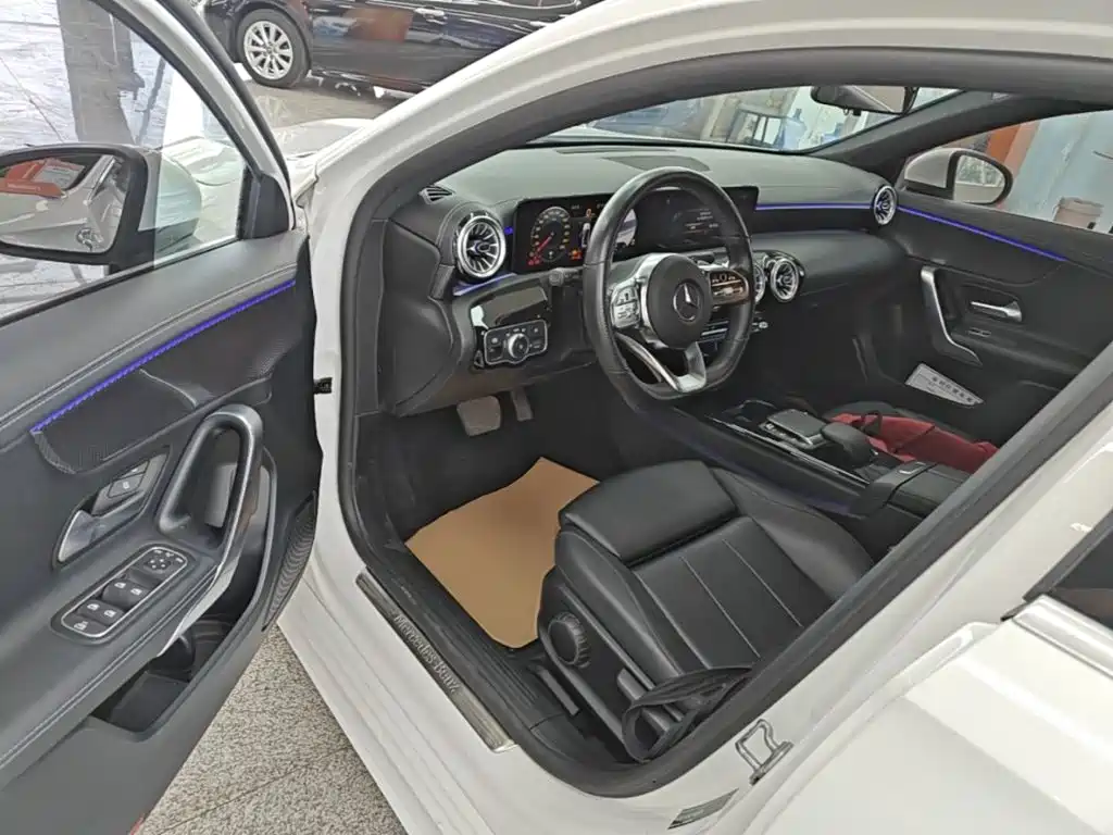 Mercedes-Benz A-Class 2022 — фото 16