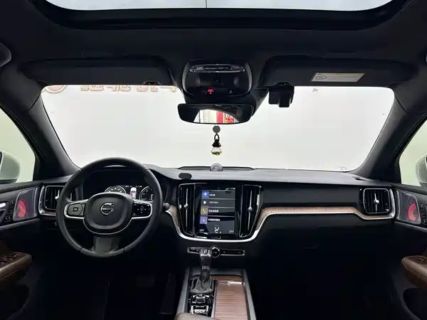 Volvo S60 2021