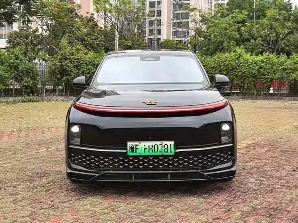 Li Auto L8 2024