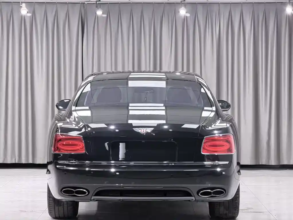 Bentley Flying Spur 2017 — фото 13