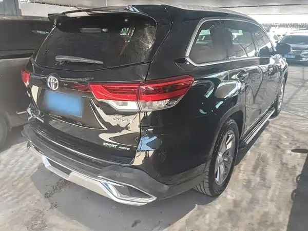 Toyota Highlander 2021