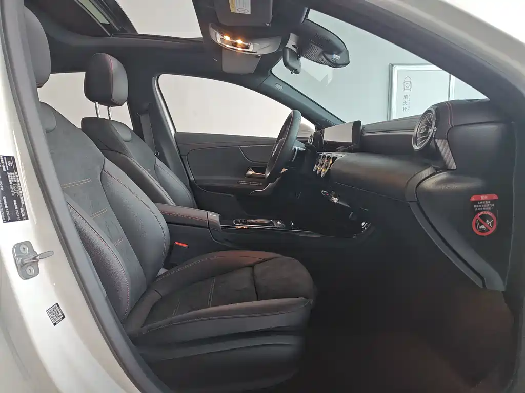 Mercedes-Benz A-Class 2025 — фото 10