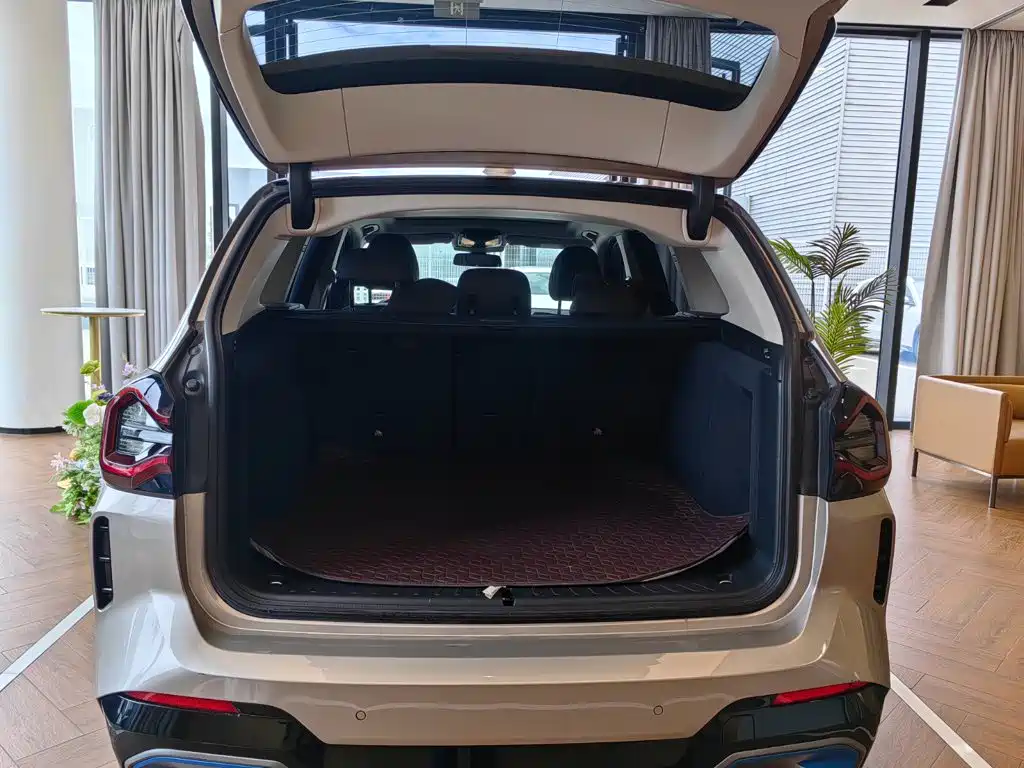 BMW iX3 2022 — фото 12