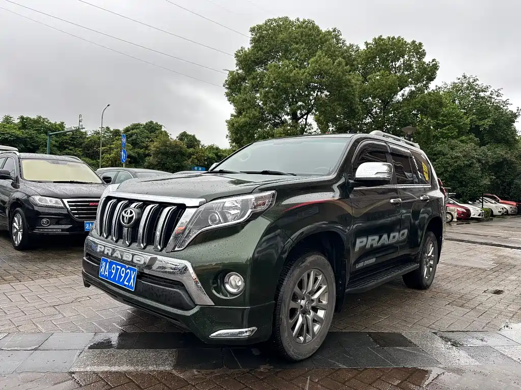 Toyota Prado 2015 — фото 1