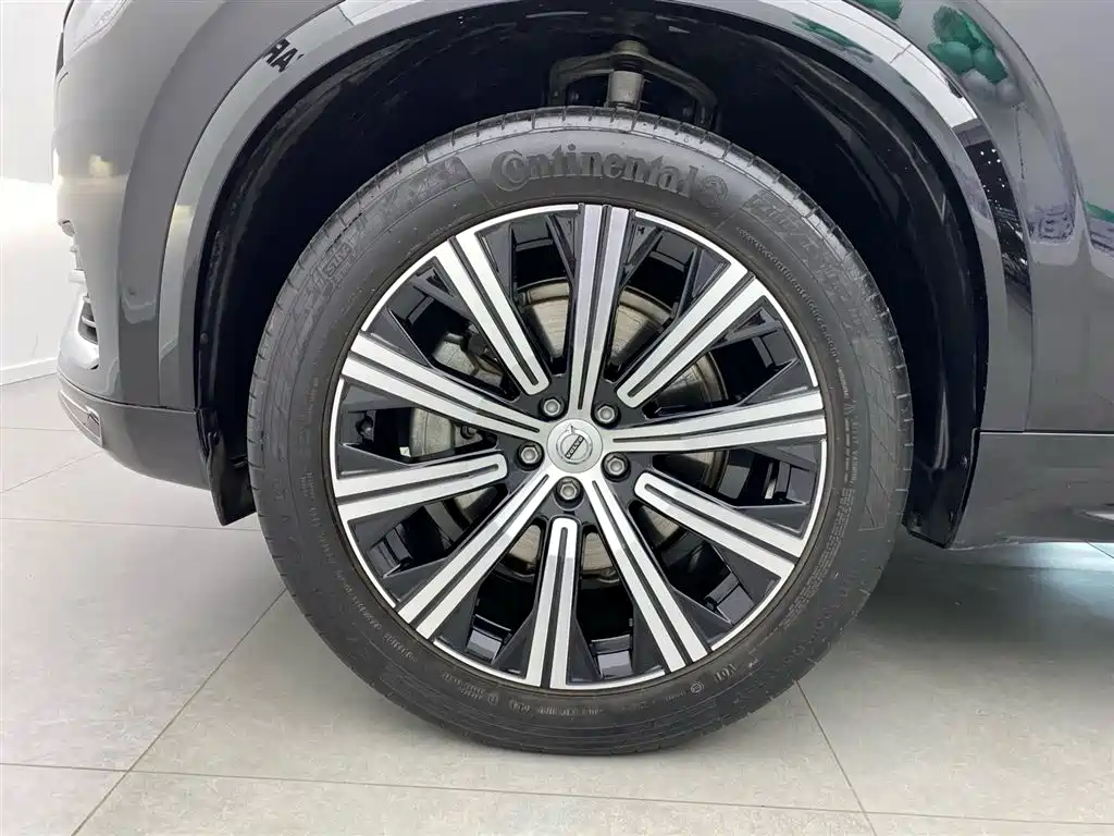 Volvo XC90 2022 — фото 13