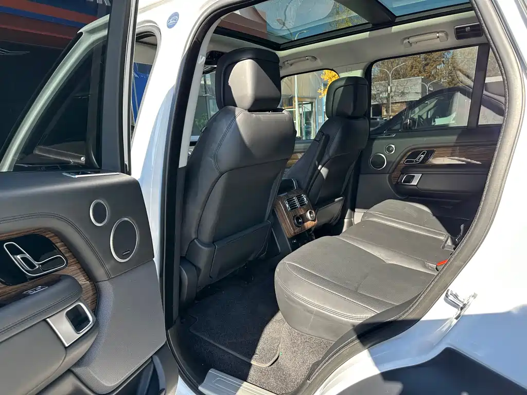 Land Rover Range Rover 2019 — фото 10