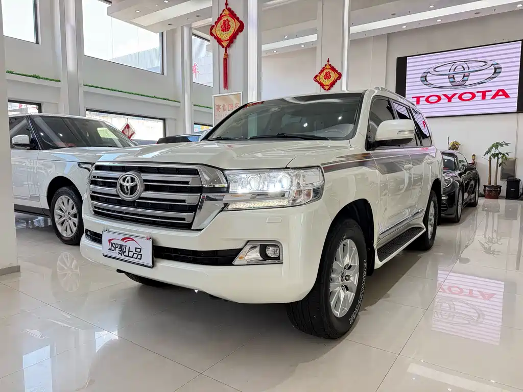 Toyota Land Cruiser 2017 — фото 1