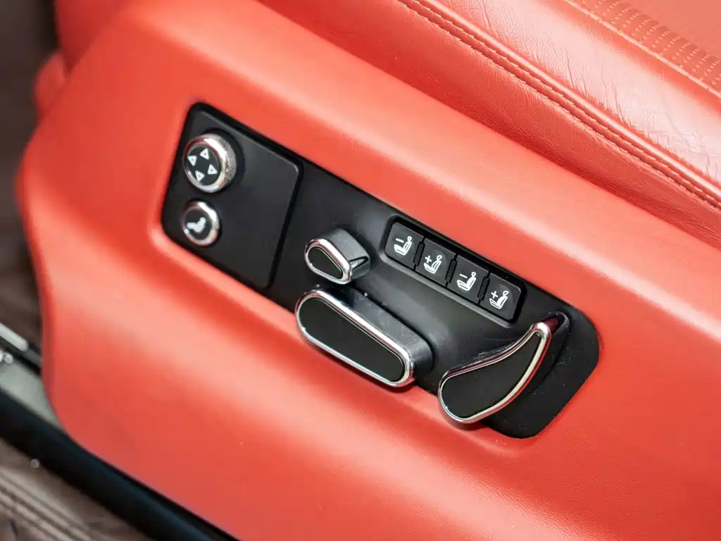 Bentley Bentayga 2022 — фото 10