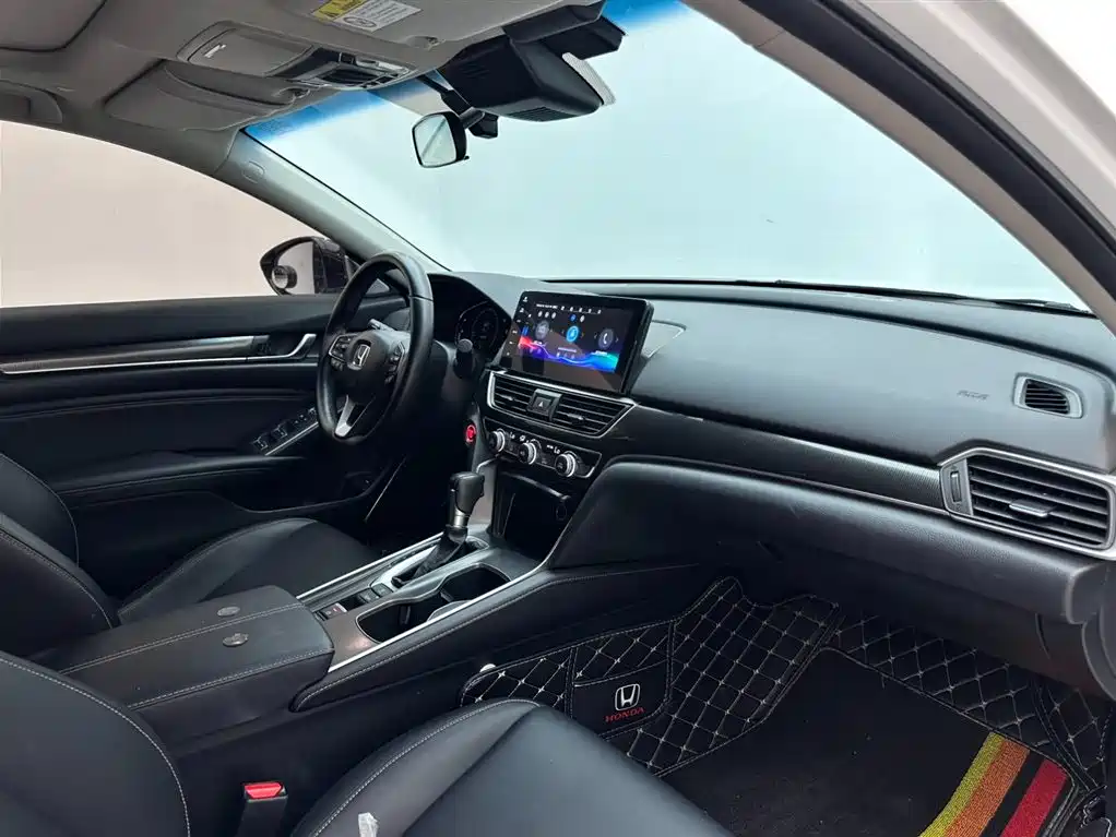 Honda Accord 2022 — фото 11