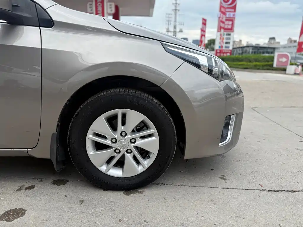 Toyota Corolla 2017 — фото 14