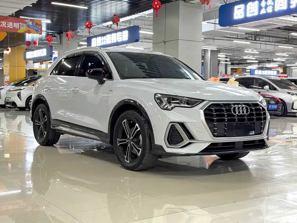 Audi Q3 2022 — фото 2