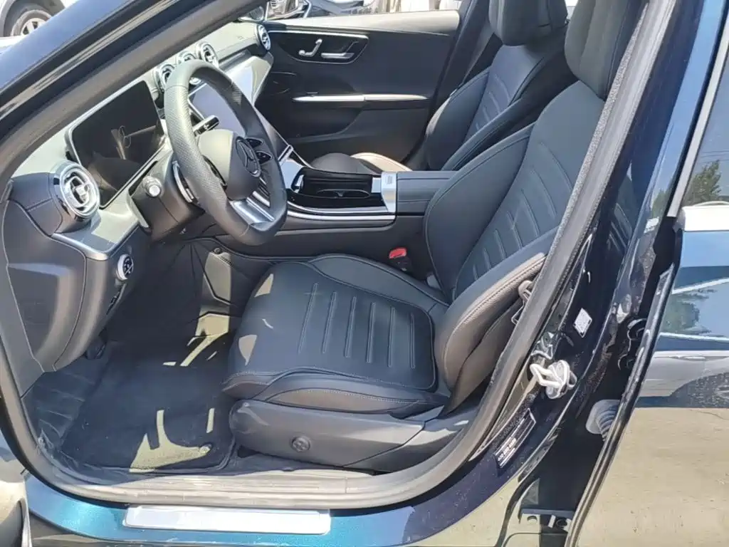 Mercedes-Benz C-Class 2023 — фото 15