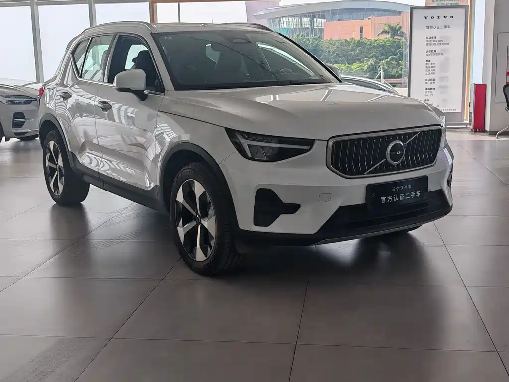 Volvo XC40 2024 — фото 3