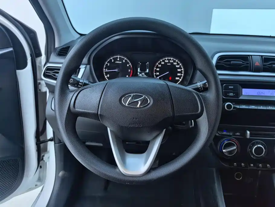 Hyundai Accent 2019 — фото 15