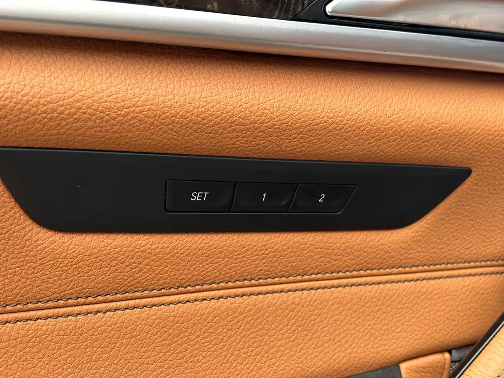 BMW 5 Series 2018 — фото 38