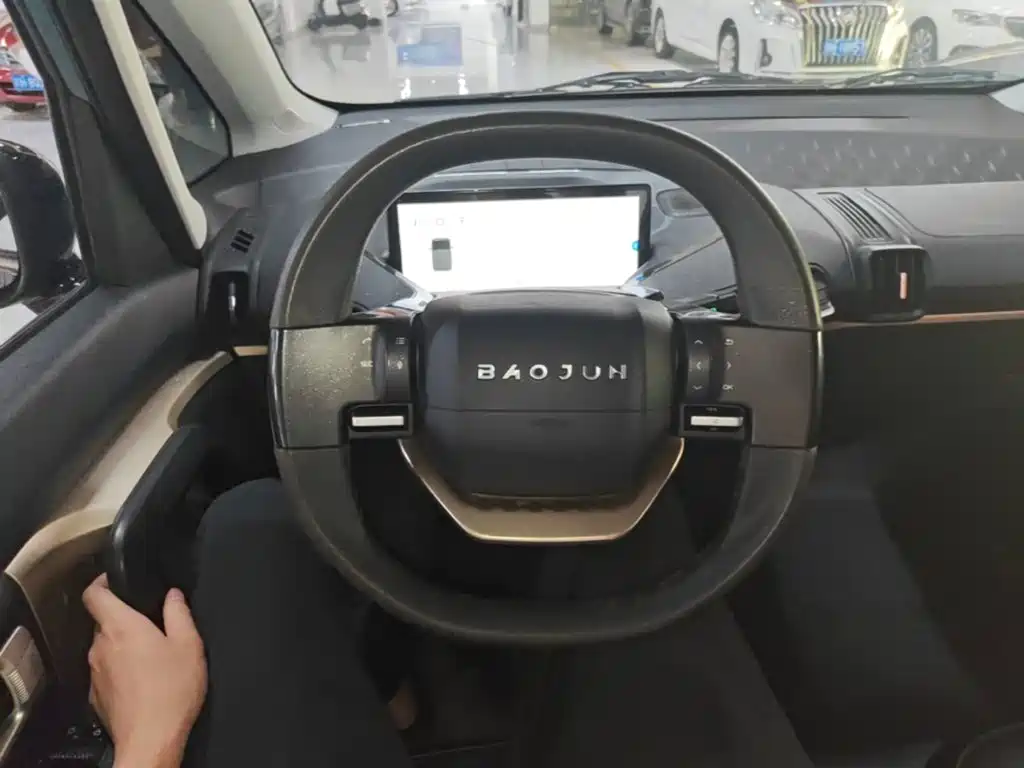 Baojun KiWi EV 2022 — фото 11