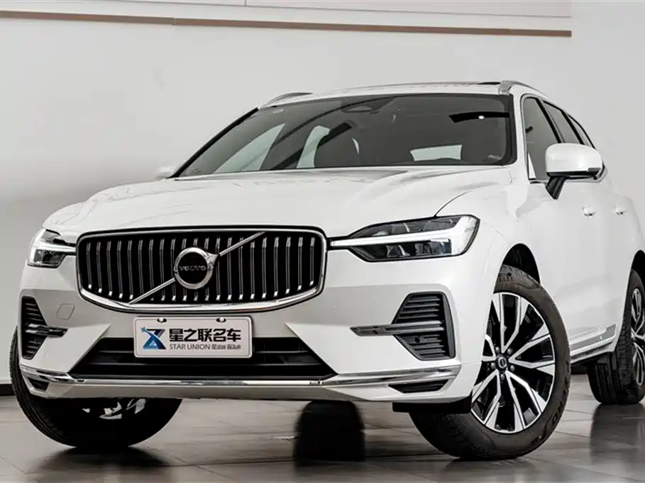 Volvo XC60 2025 — фото 3