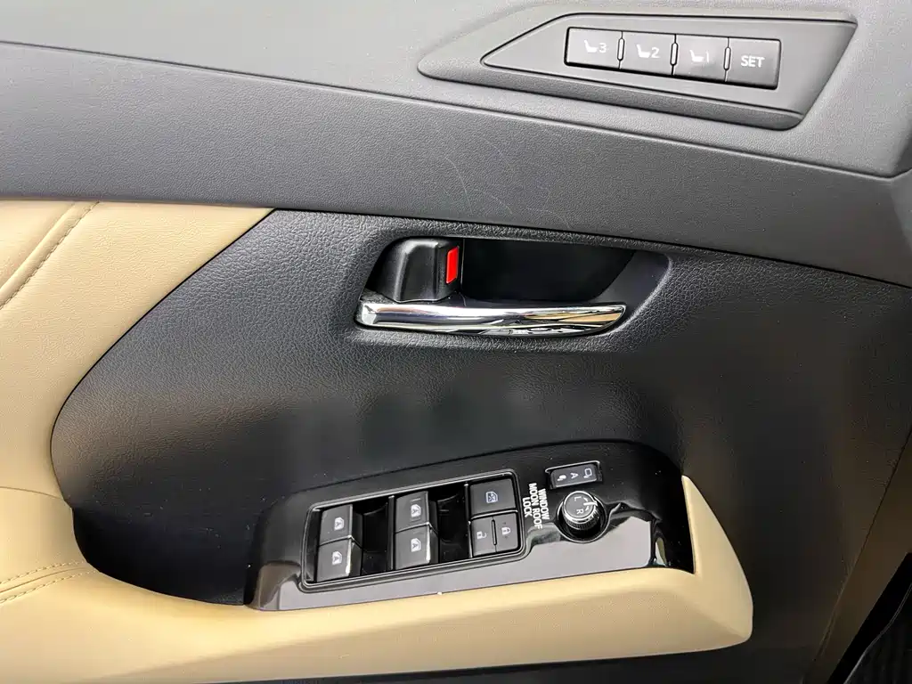 Toyota Alphard 2017 — фото 5