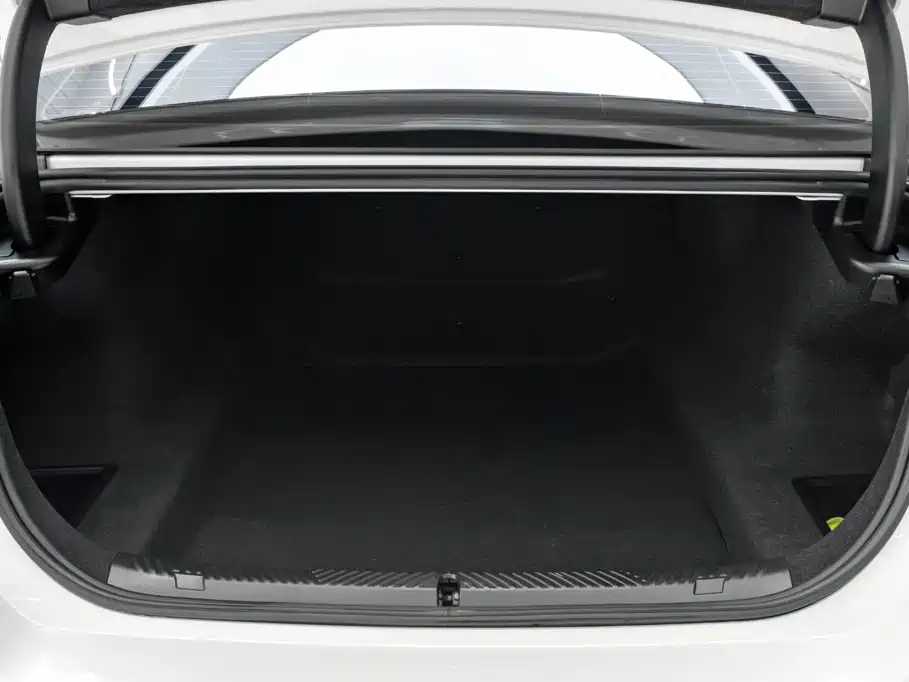BMW 5 Series 2024 — фото 10