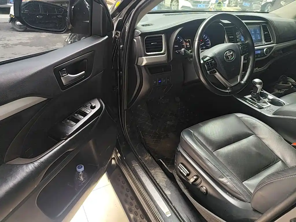 Toyota Highlander 2020 — фото 16