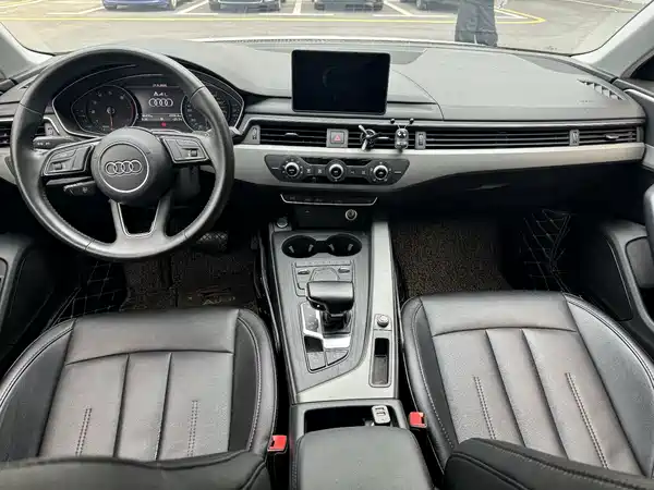 Audi A4L 2019