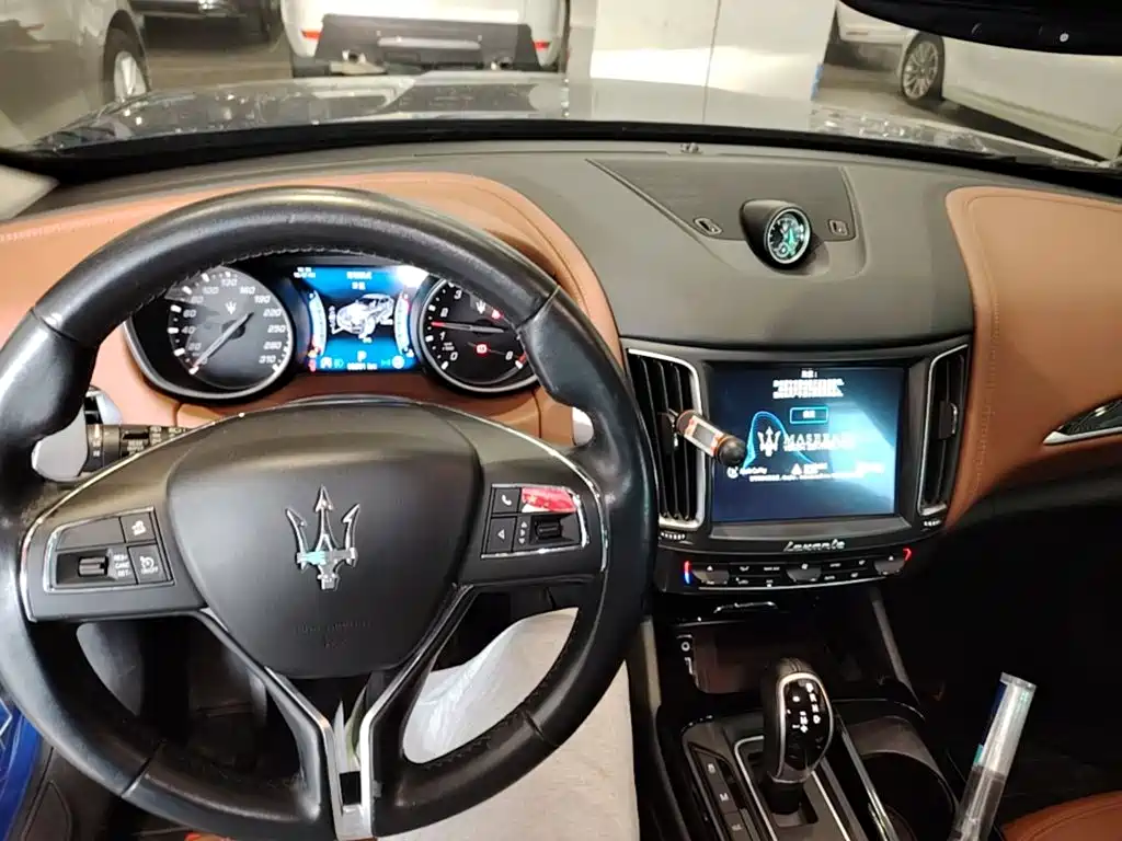 Maserati Levante 2018 — фото 10