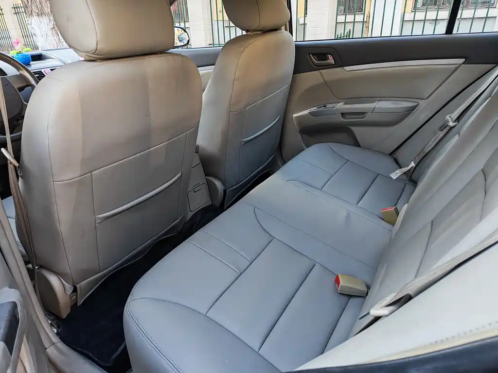Geely Emgrand Classic 2011 — фото 10