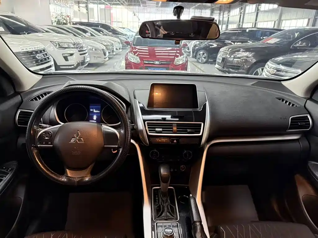 Mitsubishi Eclipse Cross 2020 — фото 8
