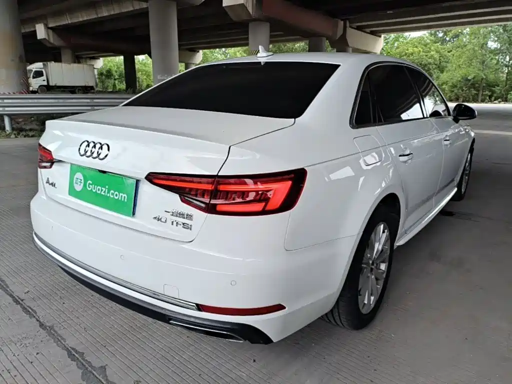 Audi A4L 2019