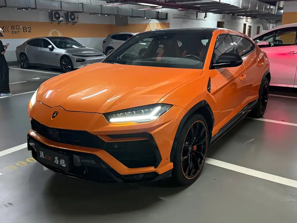 Lamborghini Urus 2023 — фото 13