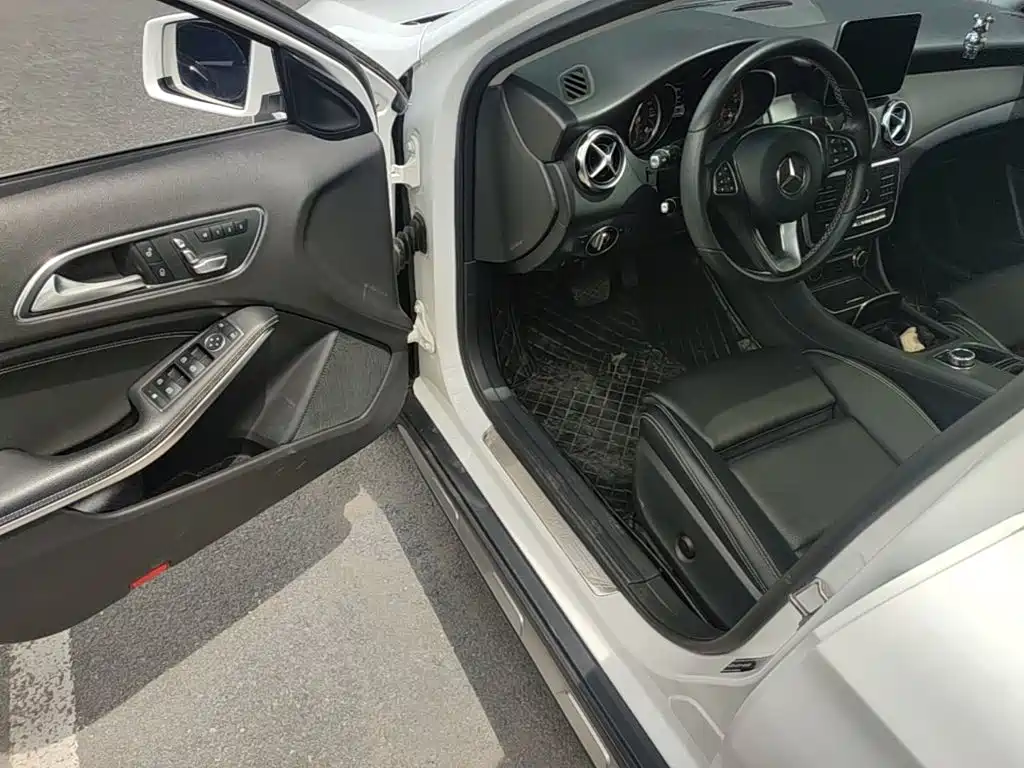 Mercedes-Benz GLA 2018 — фото 16