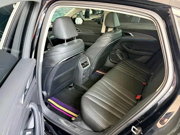 Hongqi H5 2024