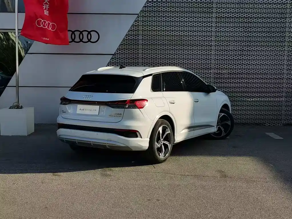Audi Q4 e-tron 2024 — фото 7