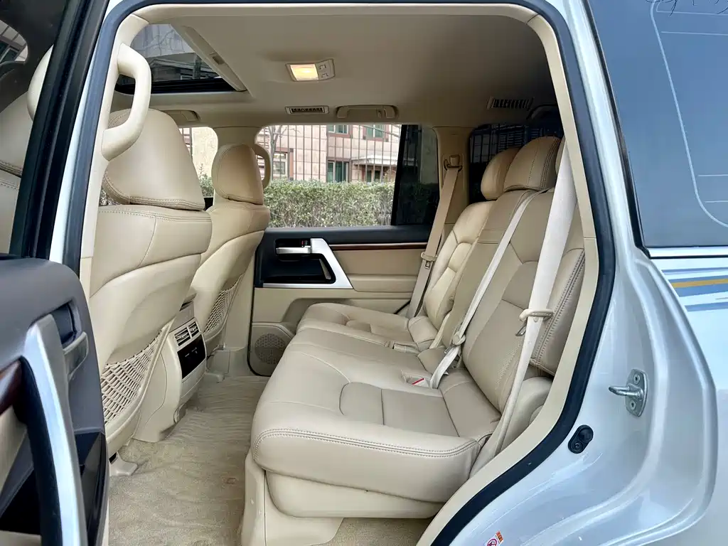 Toyota Land Cruiser 2016 — фото 10