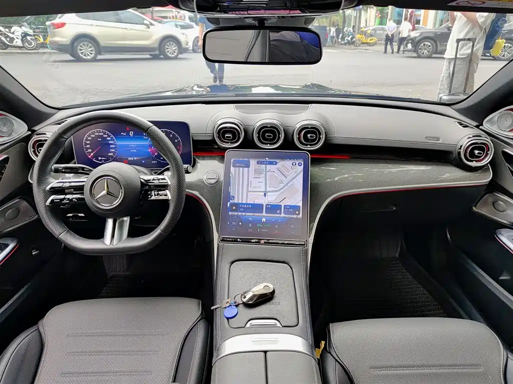 Mercedes-Benz C-Class 2024 — фото 10