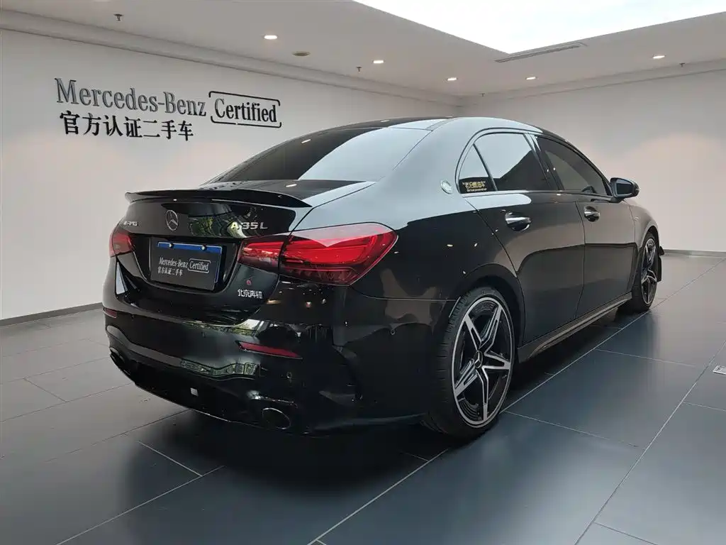 Mercedes-Benz A-Class AMG 2025 — фото 6