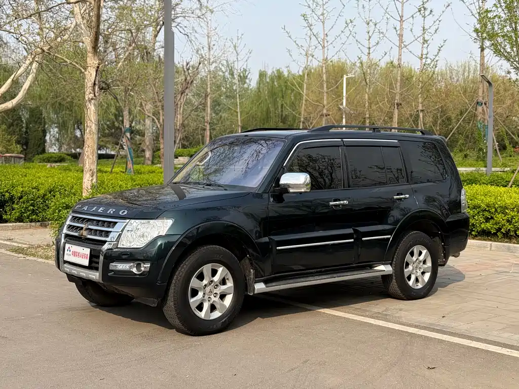 Mitsubishi Pajero 2016 — фото 1