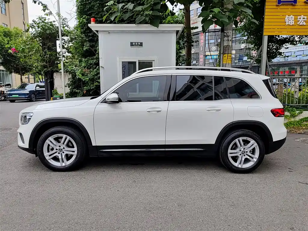 Mercedes-Benz GLB 2023 — фото 3