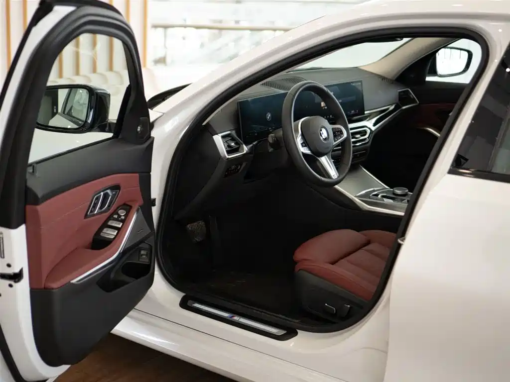 BMW 3 Series 2025 — фото 10