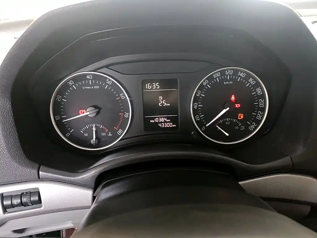 Skoda Octavia 2016 — фото 12